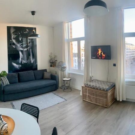 Sleep Inn - Black And White Modern Flat With Cityview Антверпен Екстериор снимка