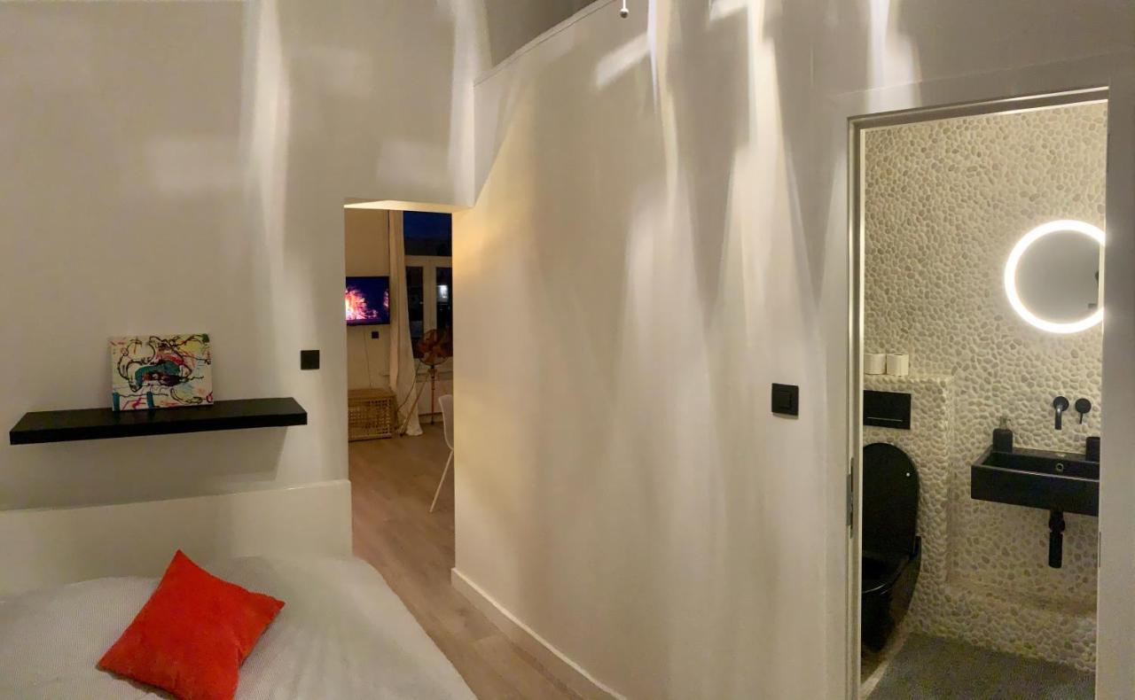 Sleep Inn - Black And White Modern Flat With Cityview Антверпен Екстериор снимка