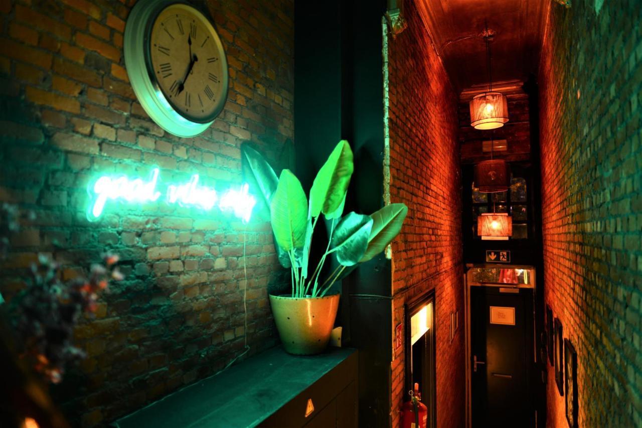 Sleep Inn - Black And White Modern Flat With Cityview Антверпен Екстериор снимка