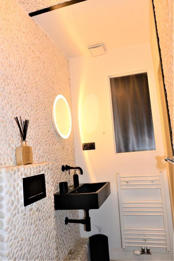 Sleep Inn - Black And White Modern Flat With Cityview Антверпен Екстериор снимка