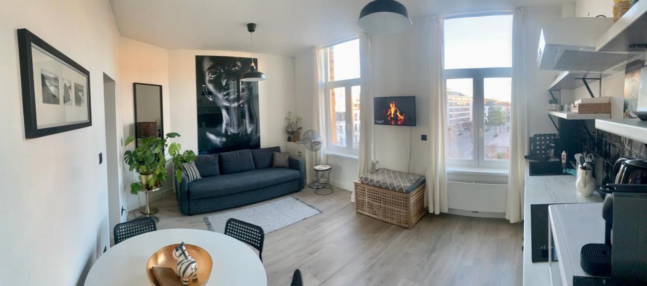 Sleep Inn - Black And White Modern Flat With Cityview Антверпен Екстериор снимка